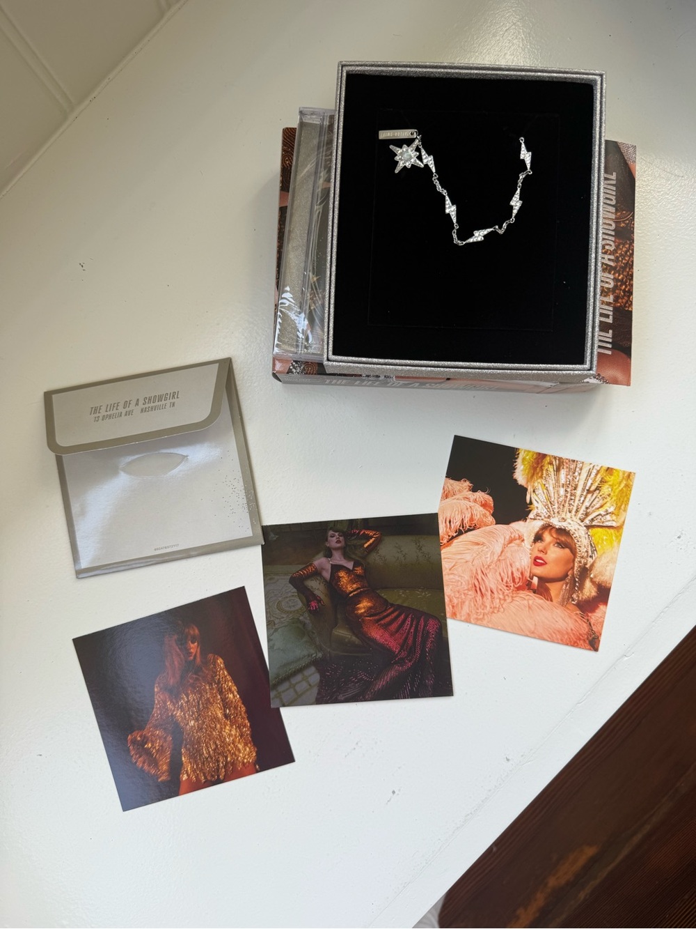 Taylor Swift The Life of a Showgirl It’s Beautiful CD Box Set FULL SET - Picture 4 of 5